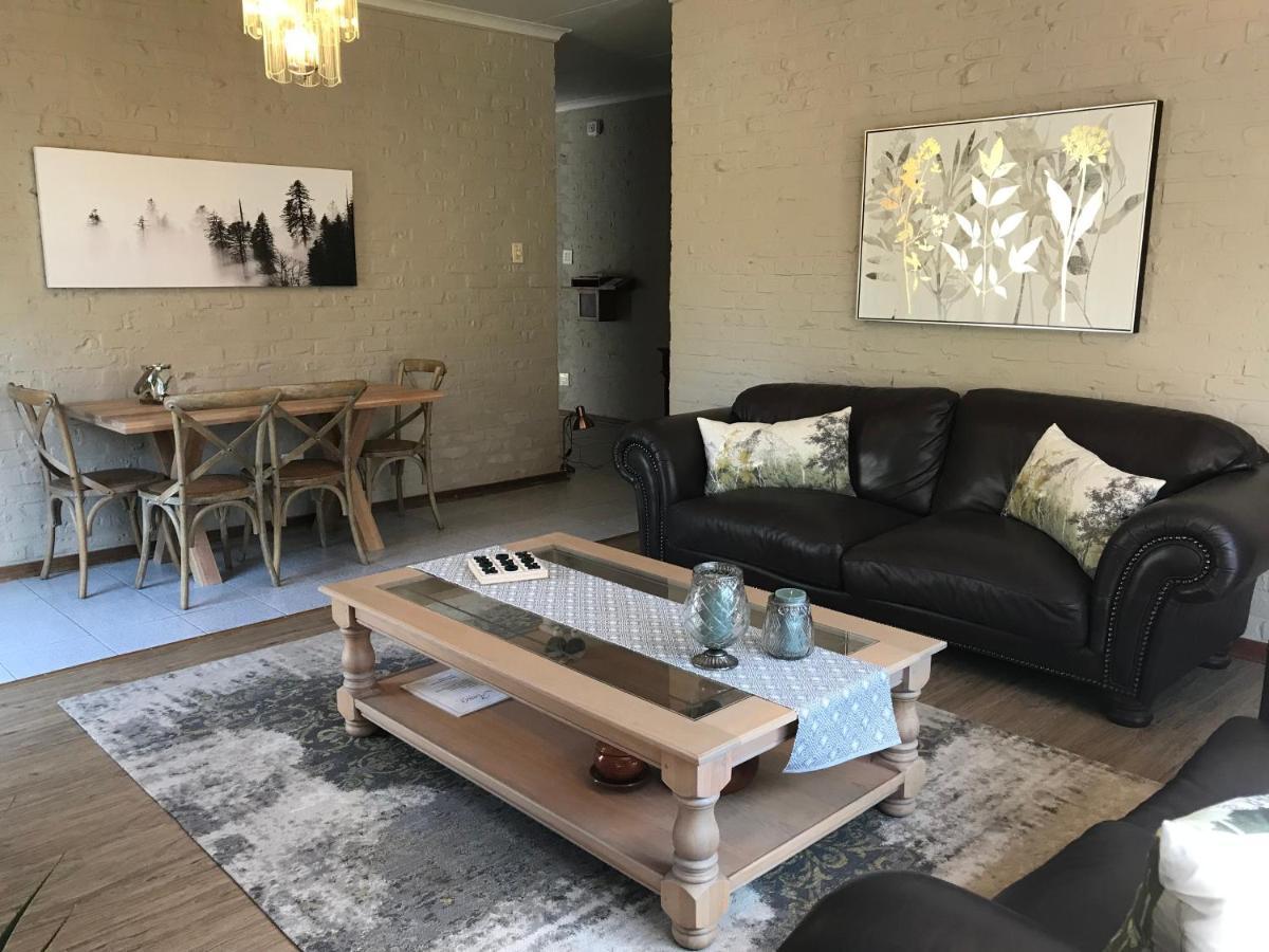 Anne'S Place ポチェフストルーム エクステリア 写真